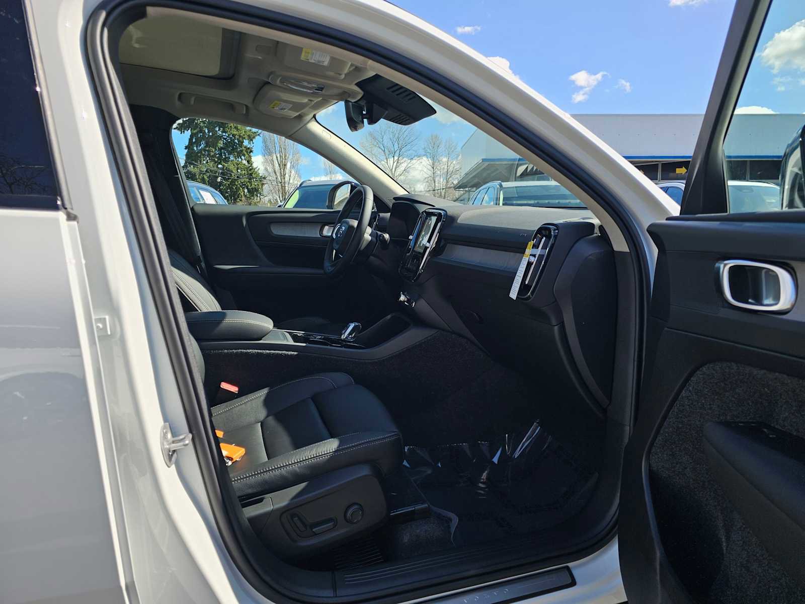 New 2026 Volvo XC40 B5 Plus w/ Protection Package Premier image 11