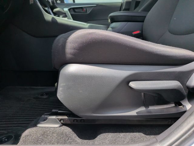 Used 2023 Toyota RAV4 LE AWD/4WD image 15