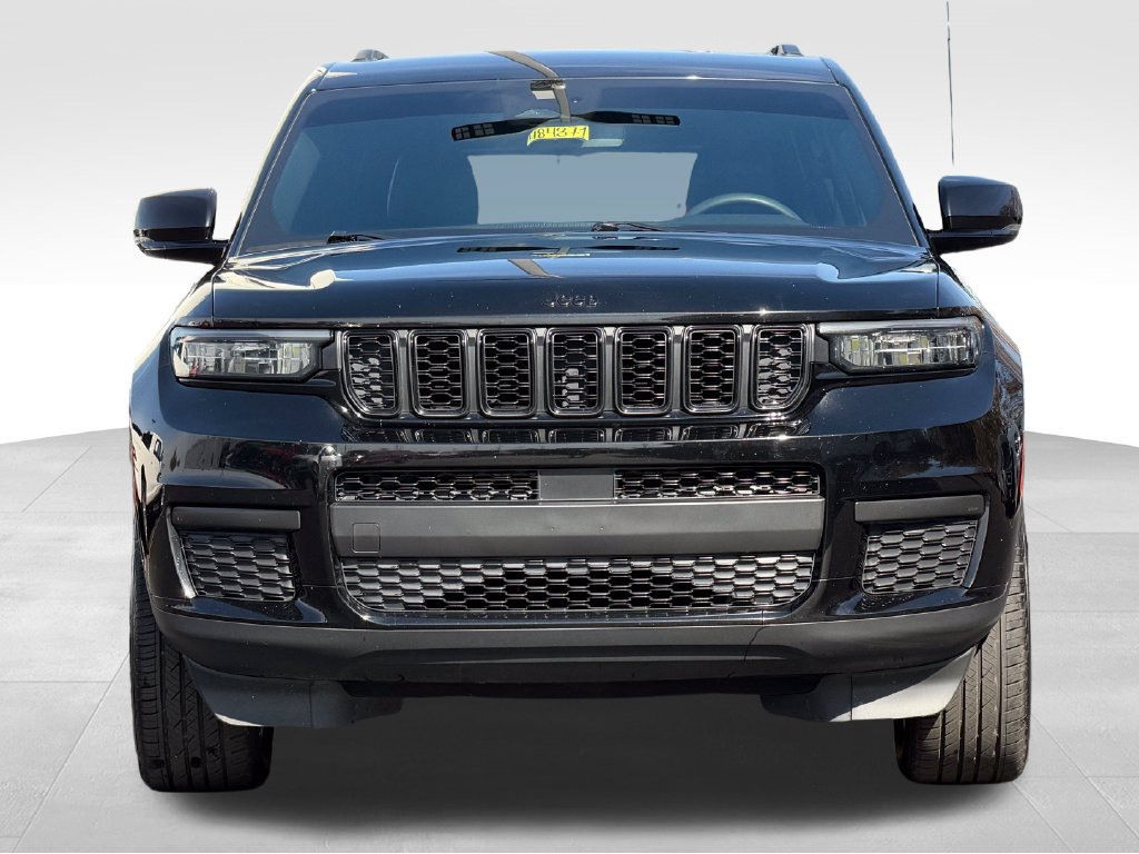 Used 2023 Jeep Grand Cherokee L Laredo AWD/4WD image 2