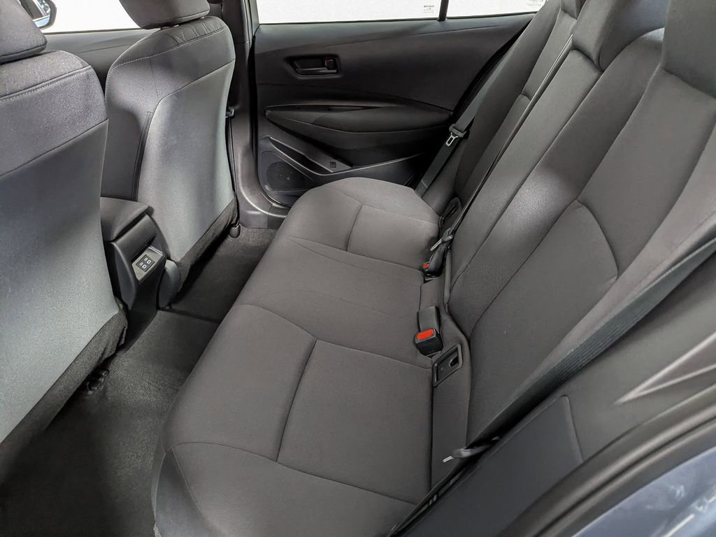 Used 2025 Toyota Corolla LE image 38
