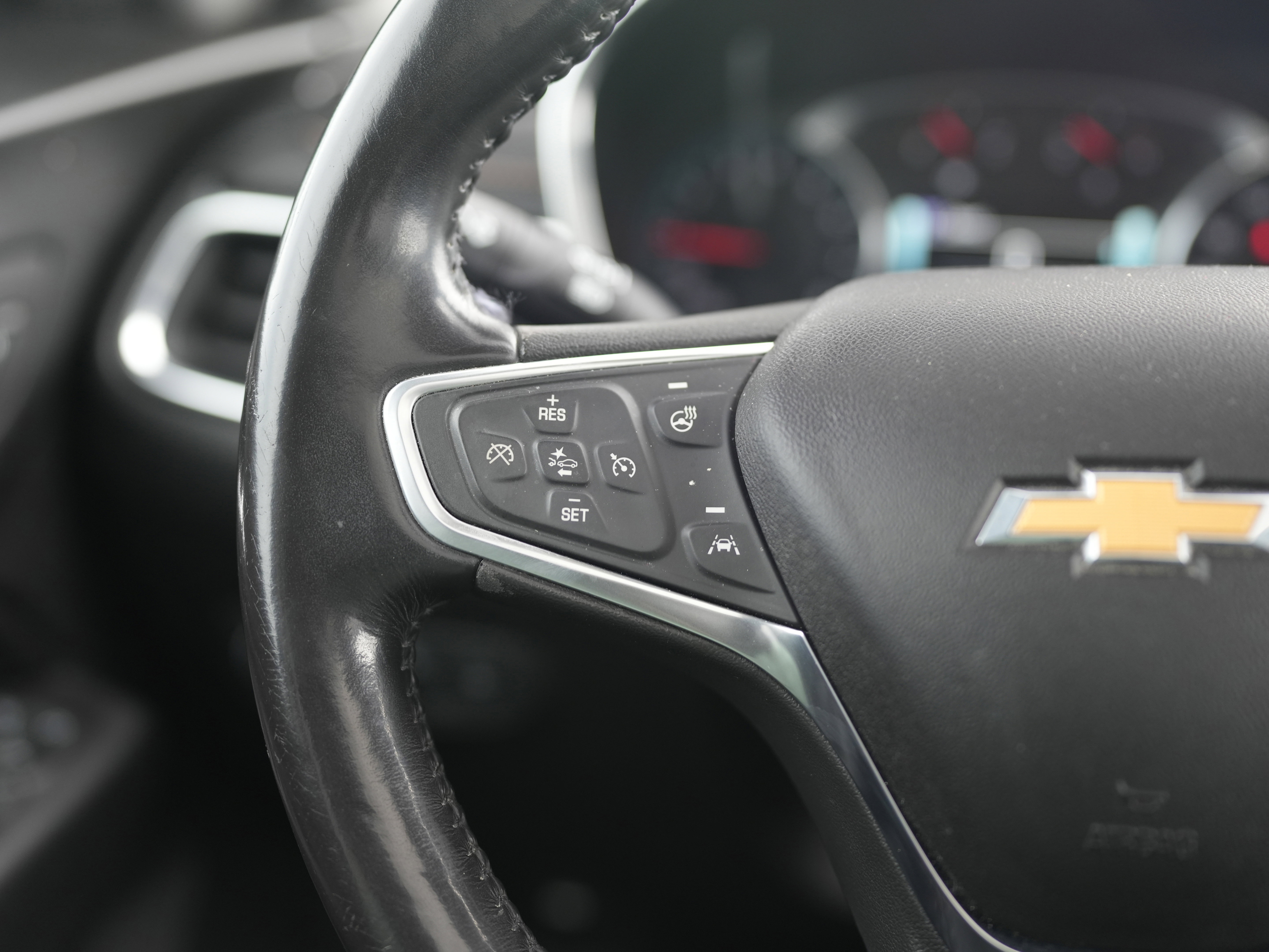 Used 2018 Chevrolet Equinox Premier image 19