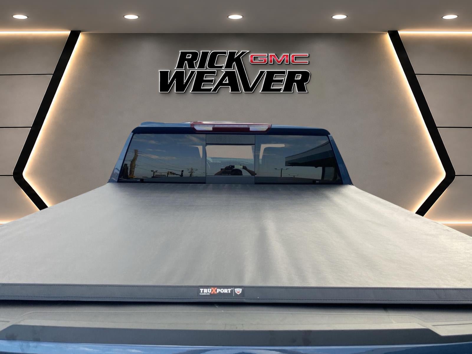 Used 2024 GMC Sierra 1500 Elevation w/ Elevation Premium Package AWD/4WD image 12