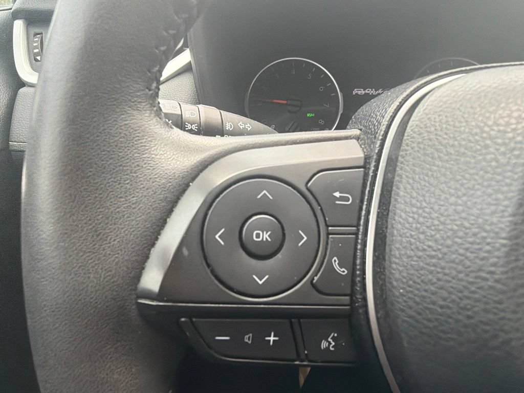 Used 2020 Toyota RAV4 XLE Premium FWD image 13