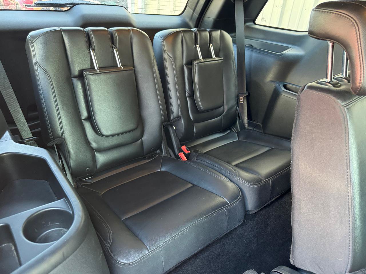 Used 2018 Ford Explorer XLT w/ Equipment Group 202A AWD/4WD image 9