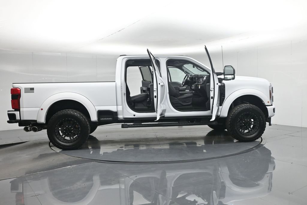 New 2026 Ford F250 Lariat w/ Black Appearance Package image 4