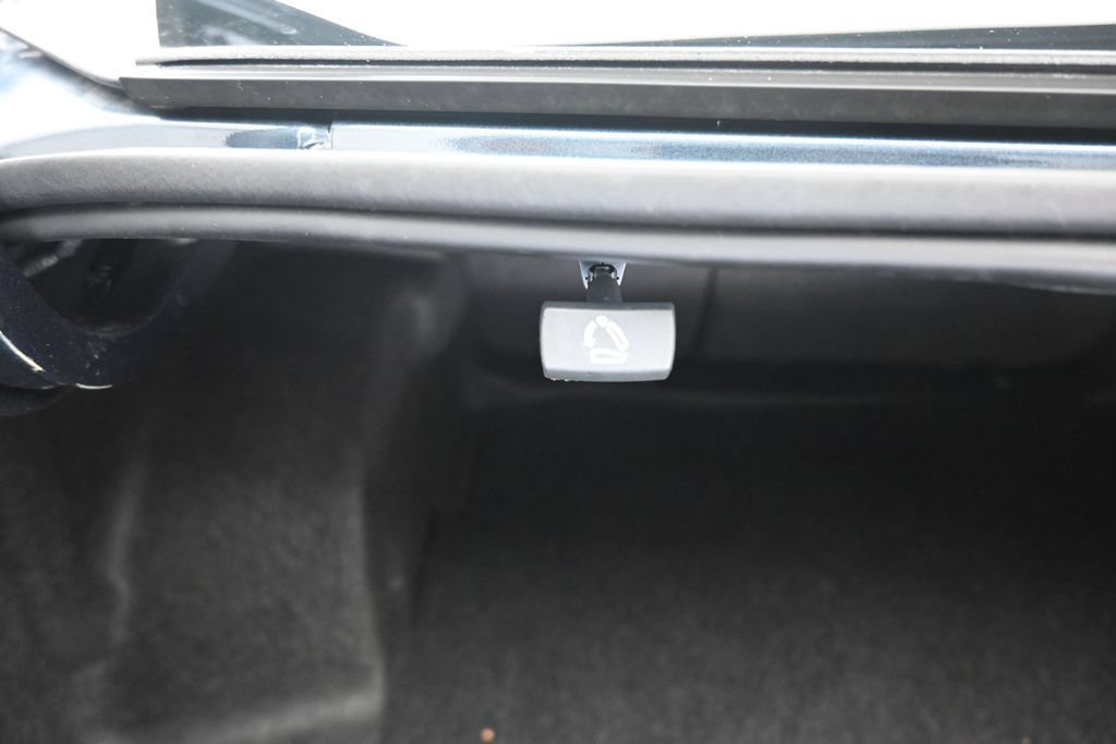 Used 2020 Chevrolet Malibu LS FWD image 41
