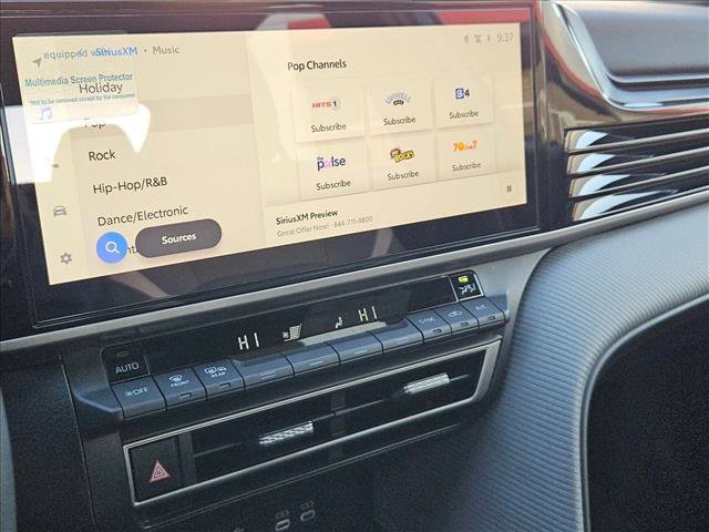 Used 2025 Toyota Camry SE image 14