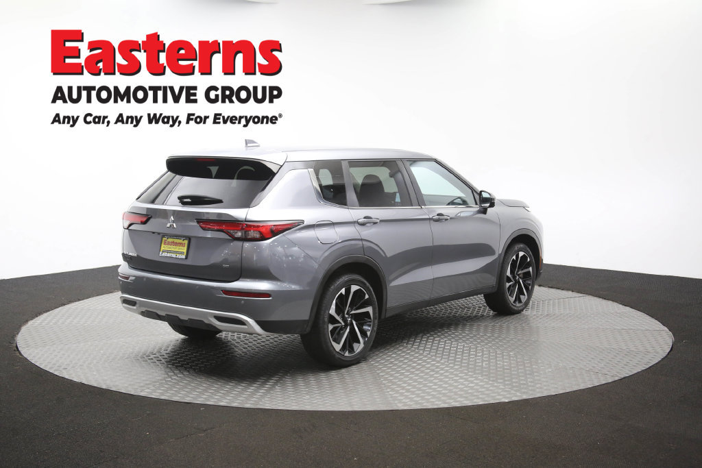 Used 2024 Mitsubishi Outlander SE FWD image 41