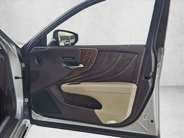 Used 2018 Lexus LS 500 w/ Interior Upgrade Package RWD image 10