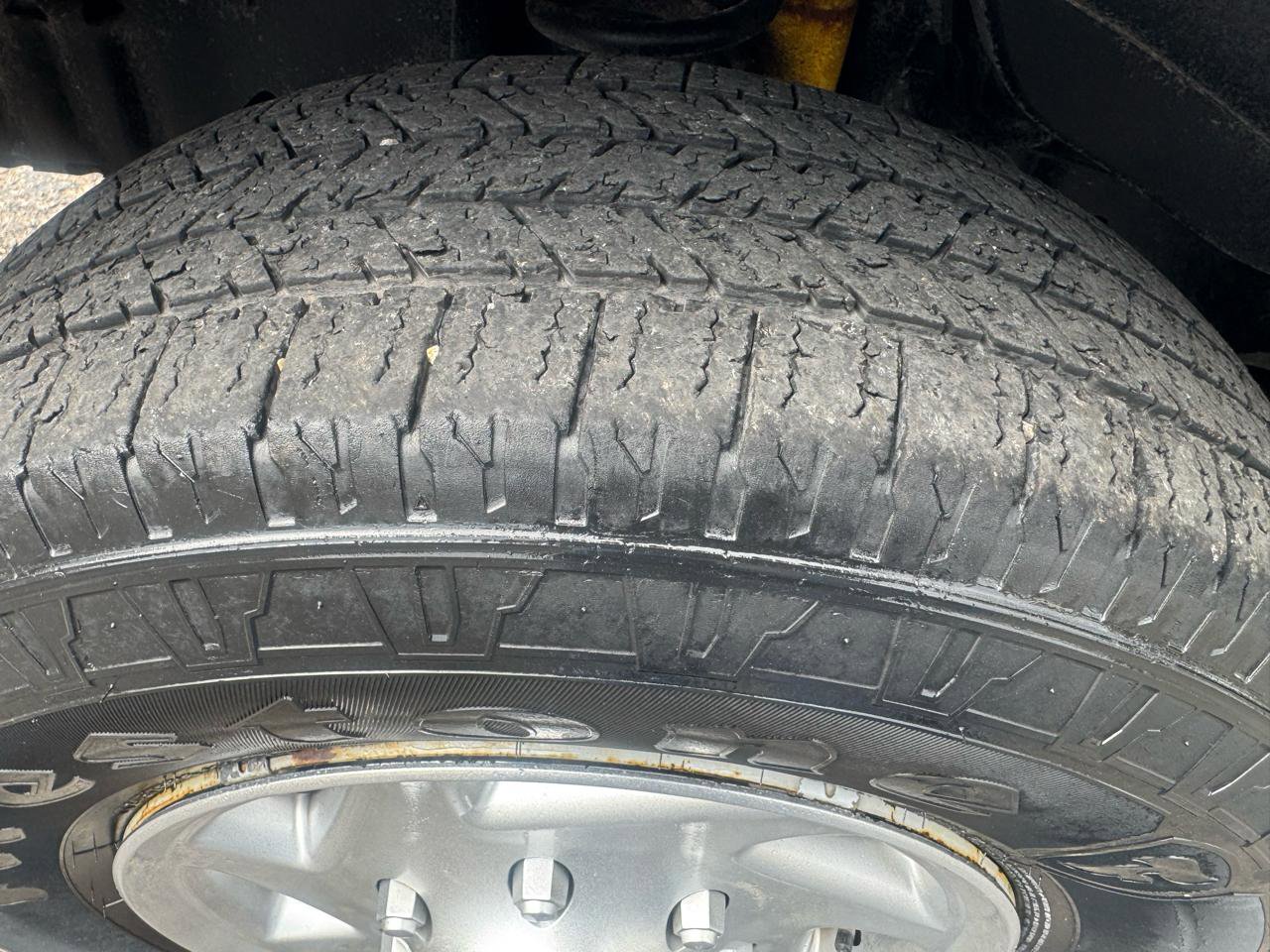 Used 2013 Ford E-350 and Econoline 350 XLT RWD image 10