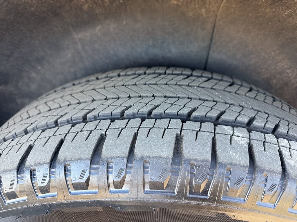 Used 2025 Cadillac Escalade IQ Luxury 2 w/ LPO, Premium Carpet Package AWD/4WD image 36