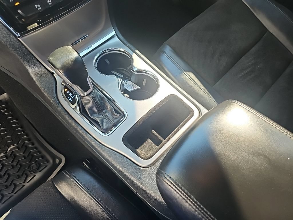 Used 2020 Jeep Grand Cherokee Altitude AWD/4WD image 18