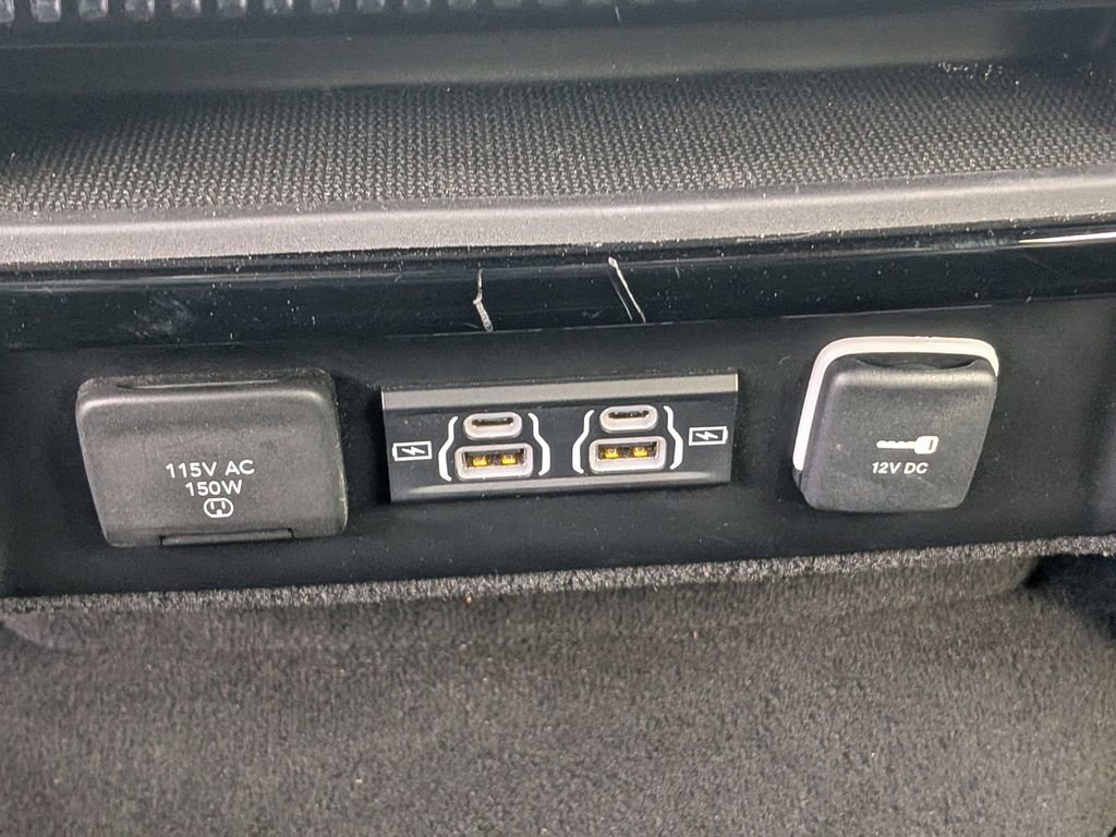 Used 2024 Jeep Wagoneer Series II w/ Flexible Seating Group image 15