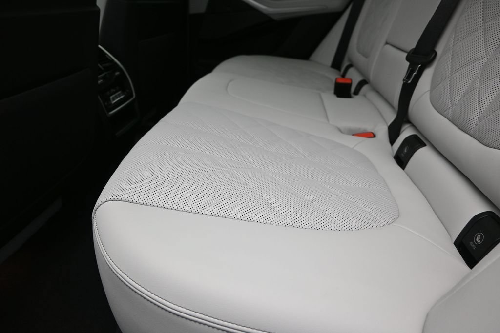 Certified 2026 BMW X5 xDrive40i w/ Climate Comfort Package AWD/4WD image 16