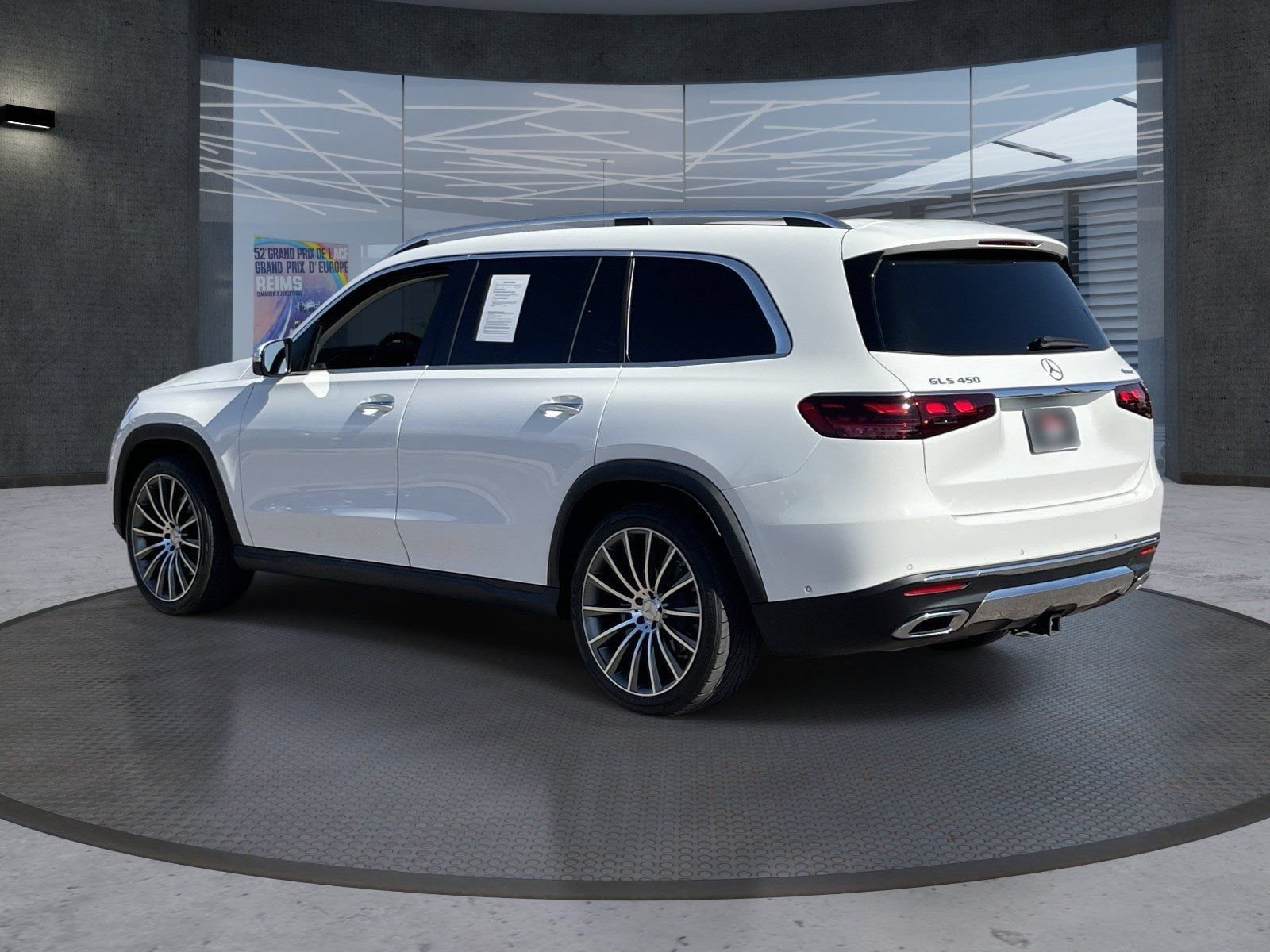 Used 2024 Mercedes-Benz GLS 450 4MATIC image 4