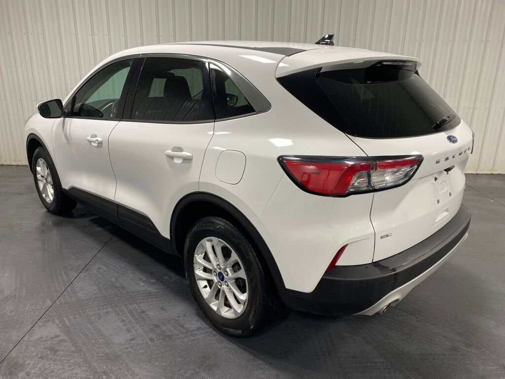 Used 2020 Ford Escape SE image 3