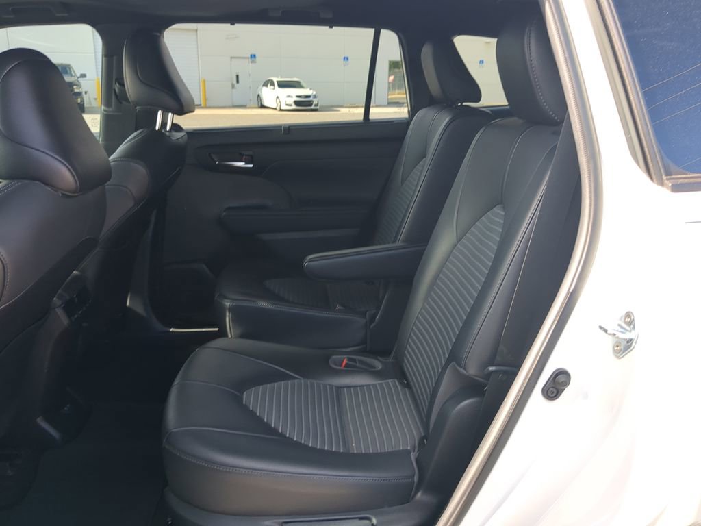 Used 2021 Toyota Highlander XSE image 20
