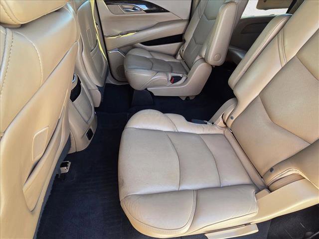Used 2018 Cadillac Escalade ESV Platinum AWD/4WD image 18