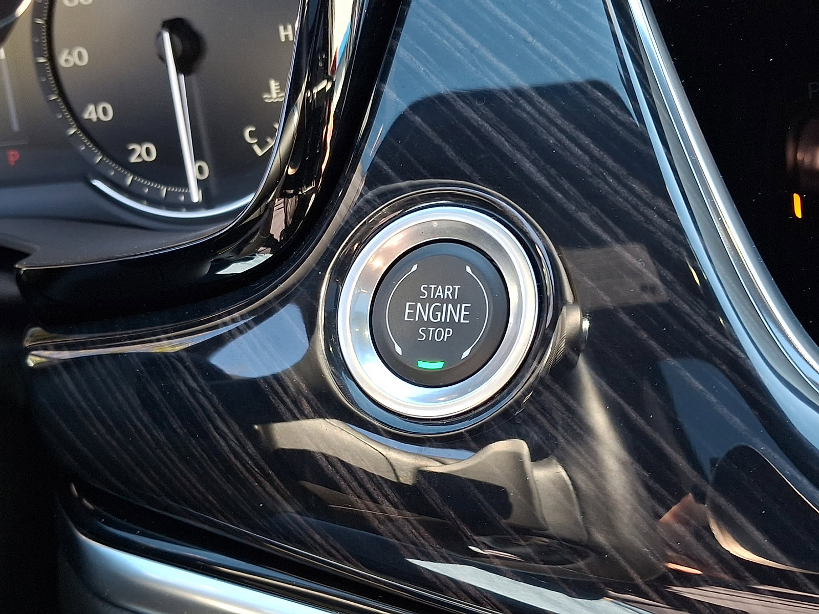 Used 2025 Cadillac XT6 Premium Luxury image 26