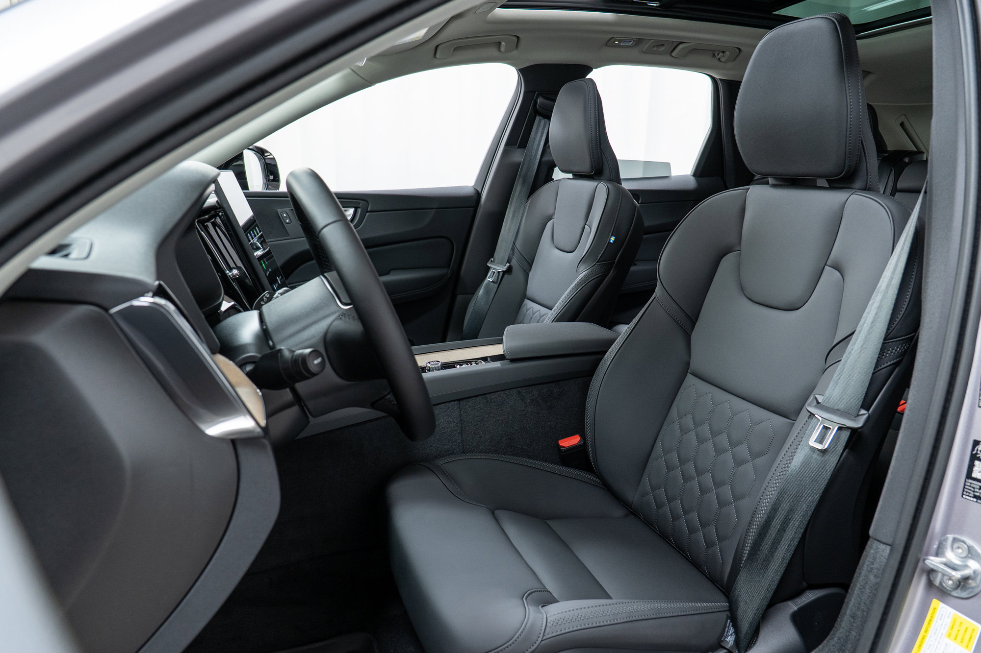 New 2026 Volvo XC60 B5 Plus w/ Protection Package Premier image 13