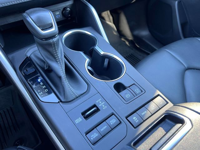 Used 2022 Toyota Highlander XLE AWD/4WD image 25