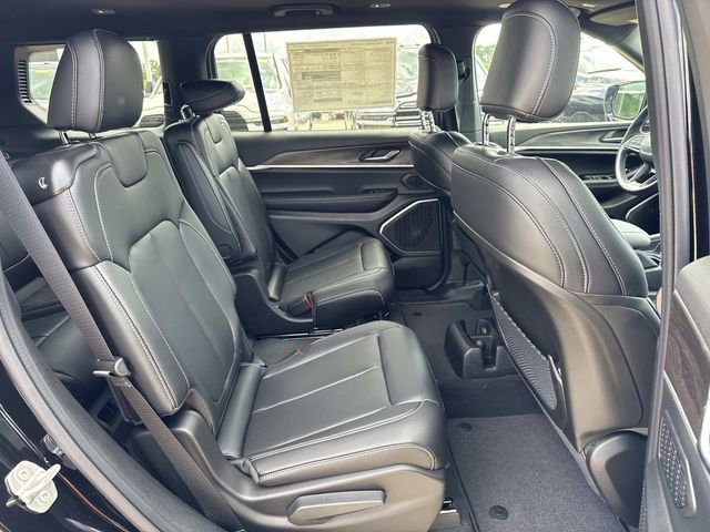 New 2026 Jeep Grand Cherokee L Limited AWD/4WD image 10