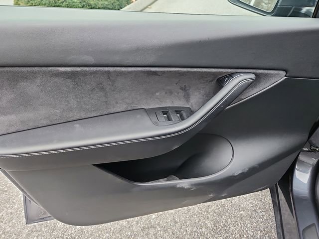 Used 2022 Tesla Model Y Performance image 12