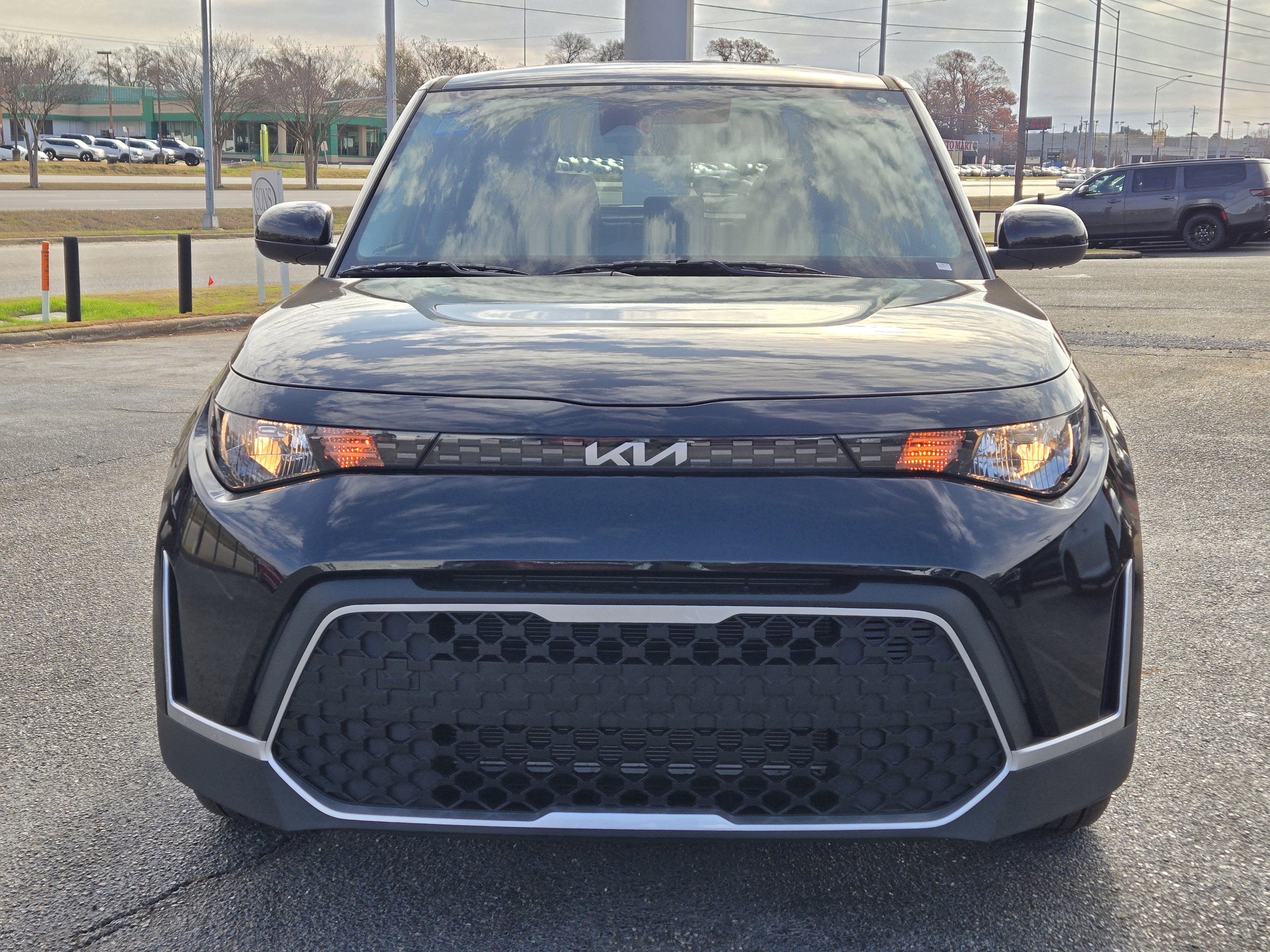 New 2025 Kia Soul LX image 2