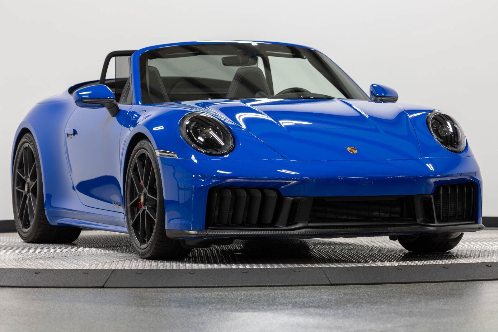 Used 2026 Porsche 911 Carrera 4 GTS AWD/4WD image 15