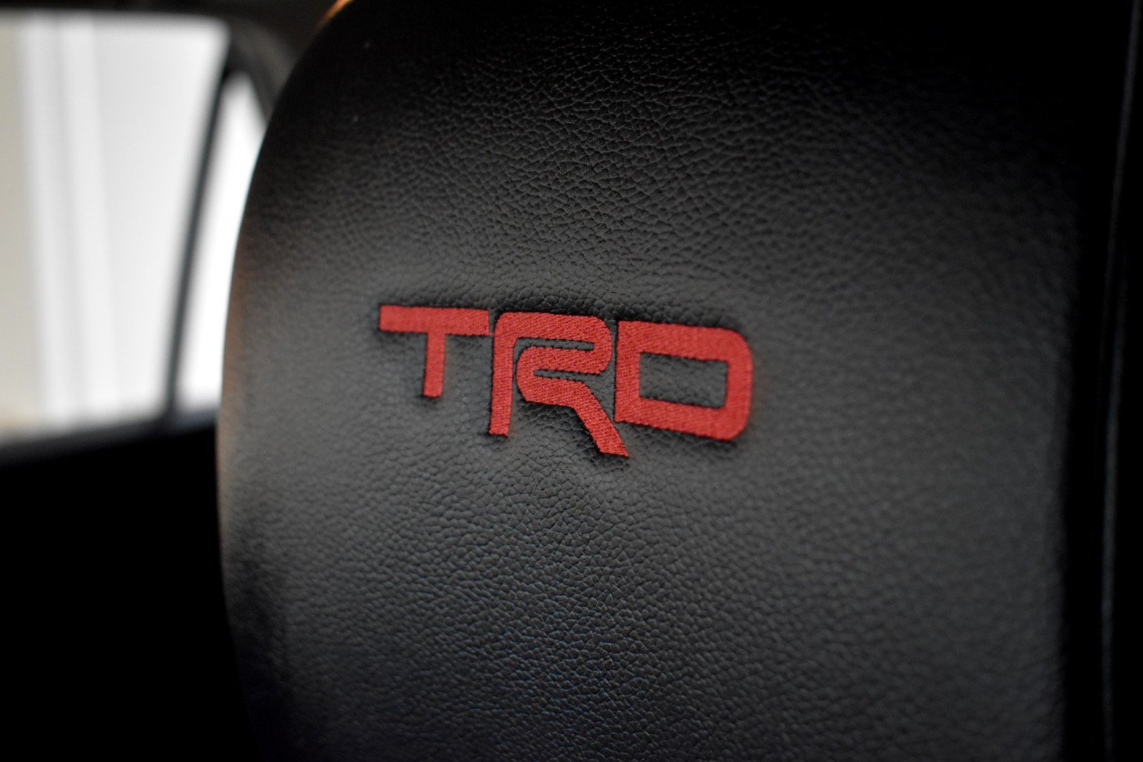 Used 2018 Toyota 4Runner TRD Off-Road Premium w/ Convenience Package AWD/4WD image 31