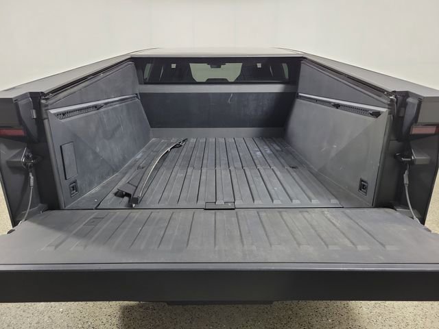 Used 2024 Tesla Cybertruck AWD Crew Cab image 9