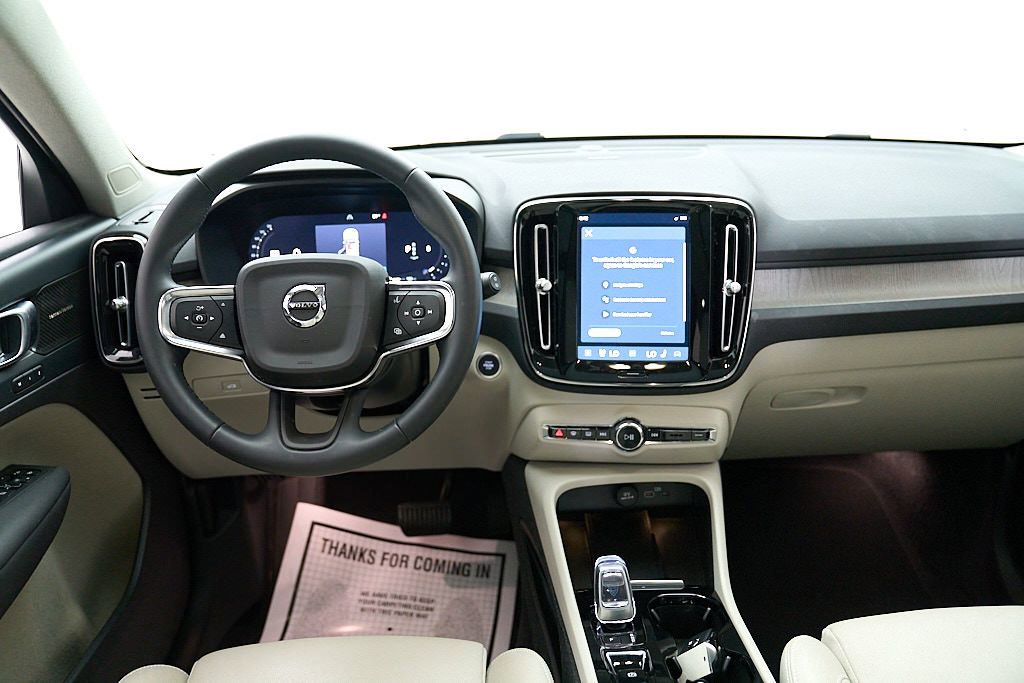 Used 2023 Volvo XC40 B5 Ultimate w/ Protection Package Premier AWD/4WD image 27