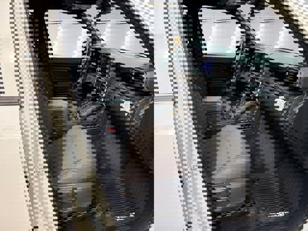 Used 2025 Toyota Tacoma SR image 13