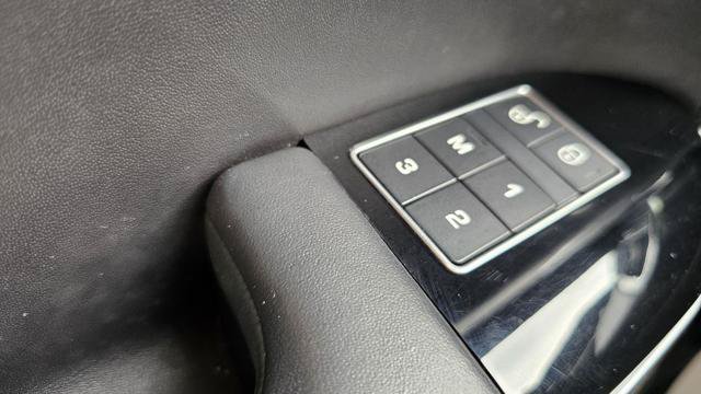Used 2017 Land Rover Range Rover Sport Autobiography AWD/4WD image 30