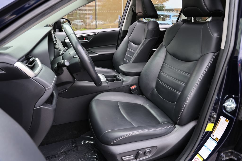 Used 2019 Toyota RAV4 XLE Premium w/ Cold Weather Package AWD/4WD image 17