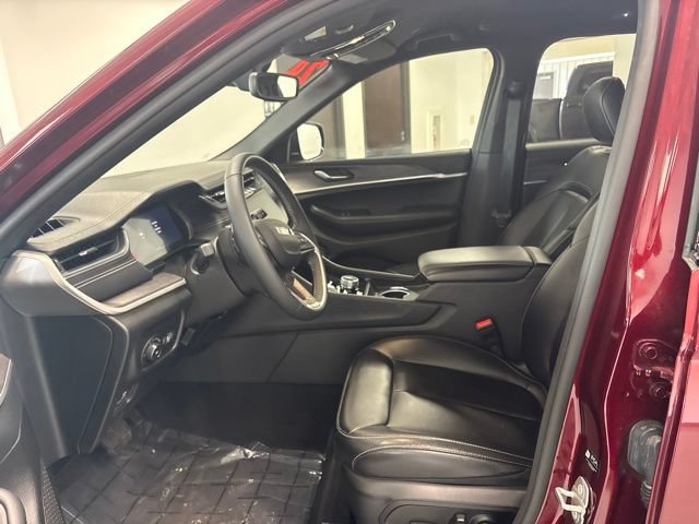 Used 2024 Jeep Grand Cherokee Limited AWD/4WD image 15