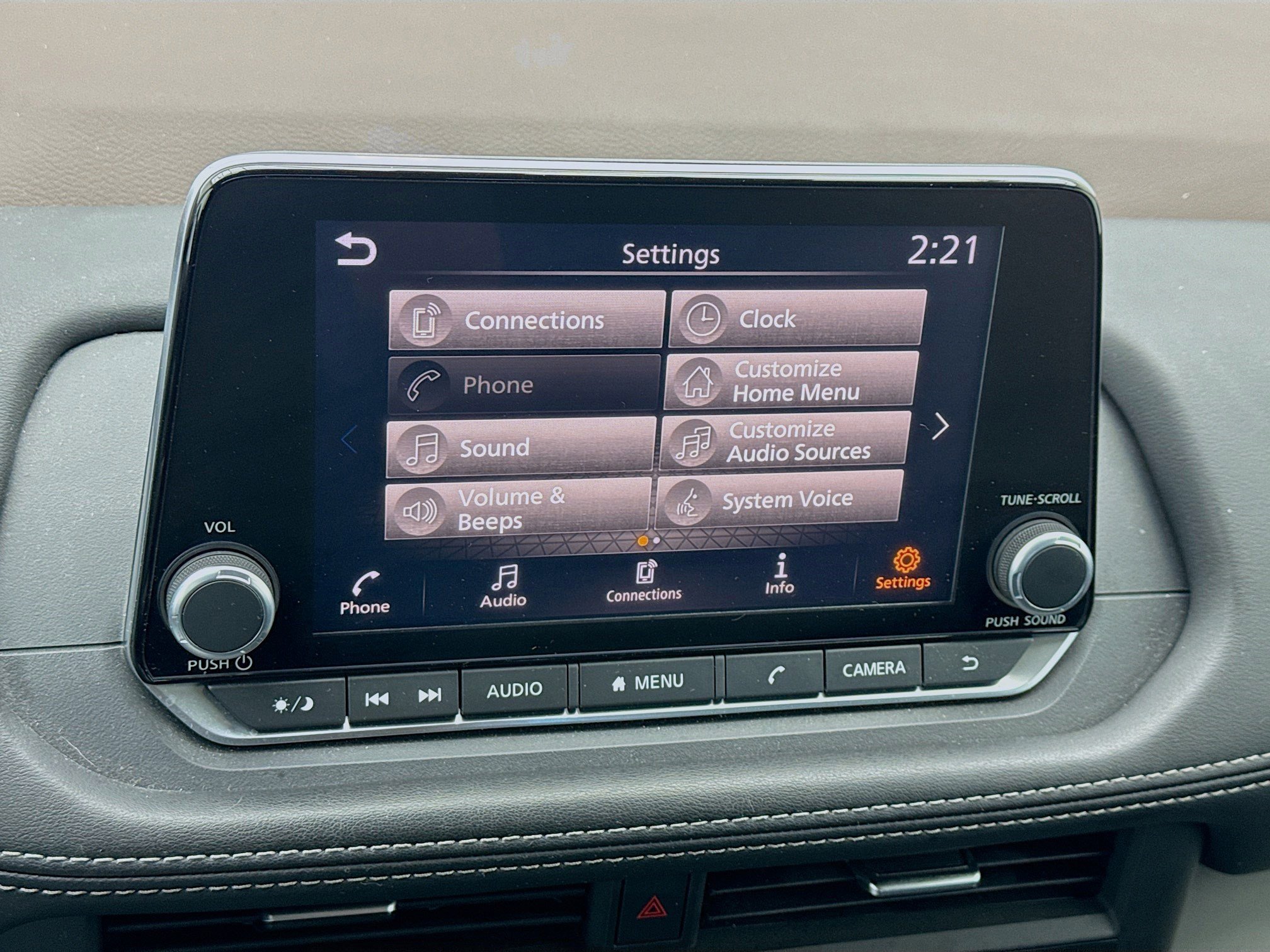 Used 2023 Nissan Rogue S image 9