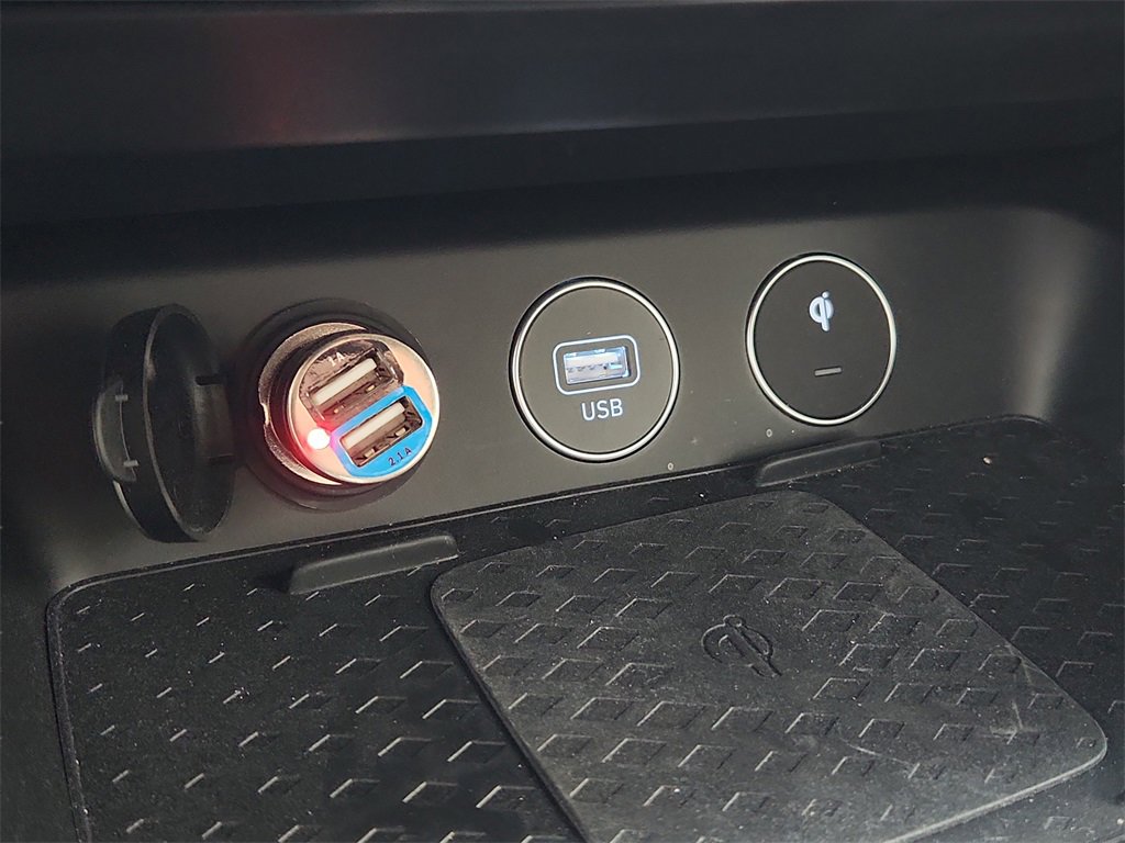 Used 2025 Genesis G70 2.5T w/ Sport Prestige Package image 30