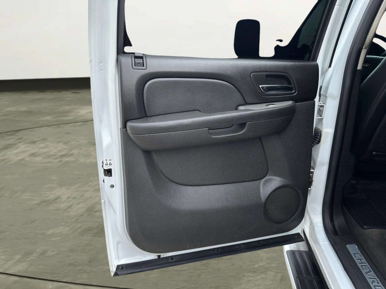 Used 2013 Chevrolet Silverado 3500 LTZ w/ LTZ Plus Package image 12