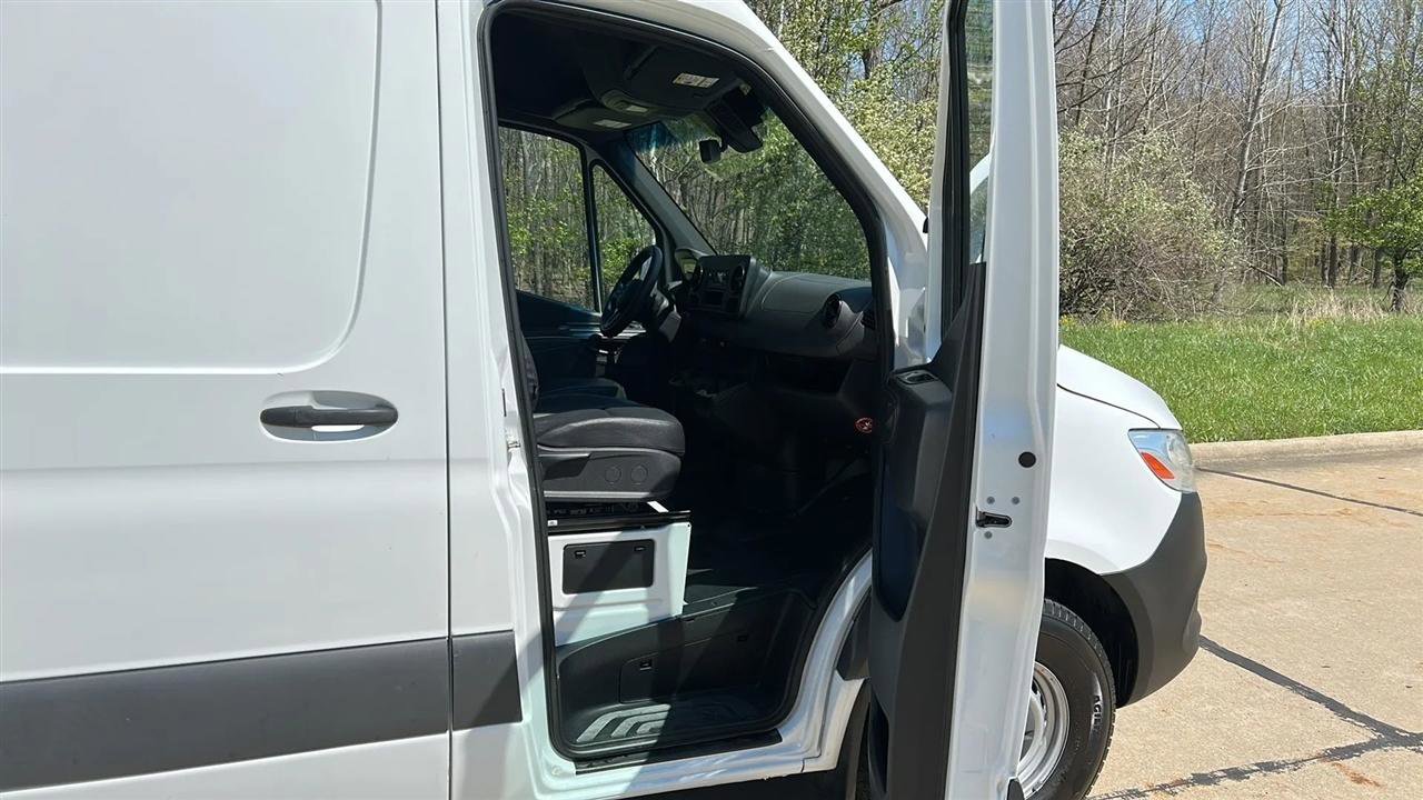 Used 2022 Mercedes-Benz Sprinter 2500 image 51