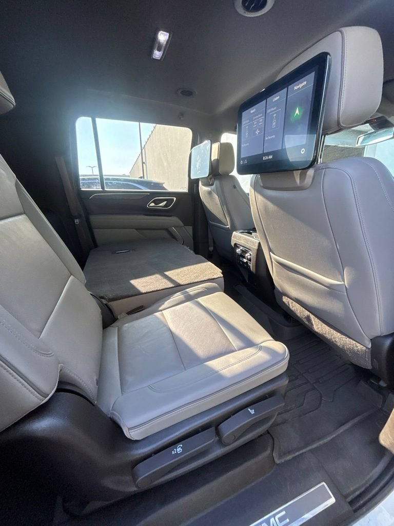 Used 2021 GMC Yukon XL SLT w/ Rear Media and Nav Package AWD/4WD image 21