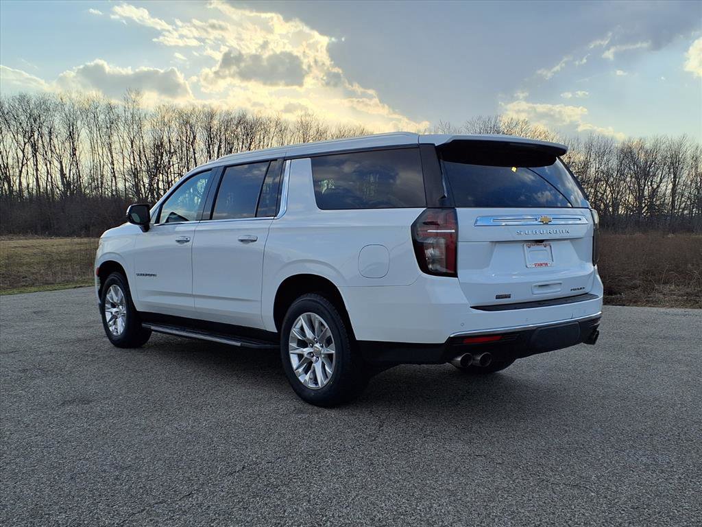 Used 2023 Chevrolet Suburban Premier image 2