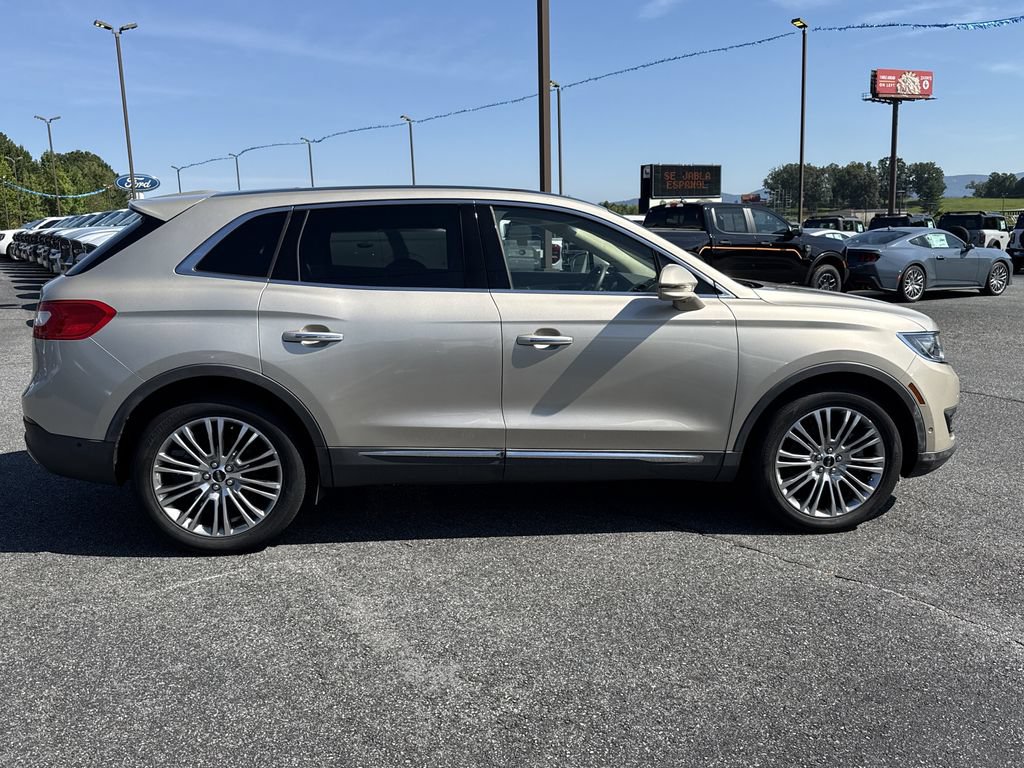 Used 2017 Lincoln MKX Reserve AWD/4WD image 8