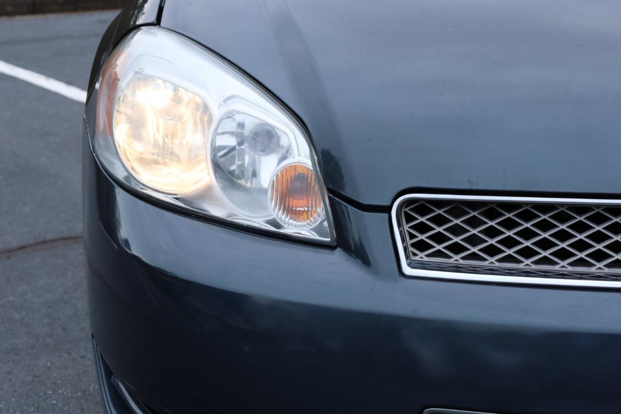 Used 2016 Chevrolet Impala LT w/ LT Sunroof Package FWD image 23