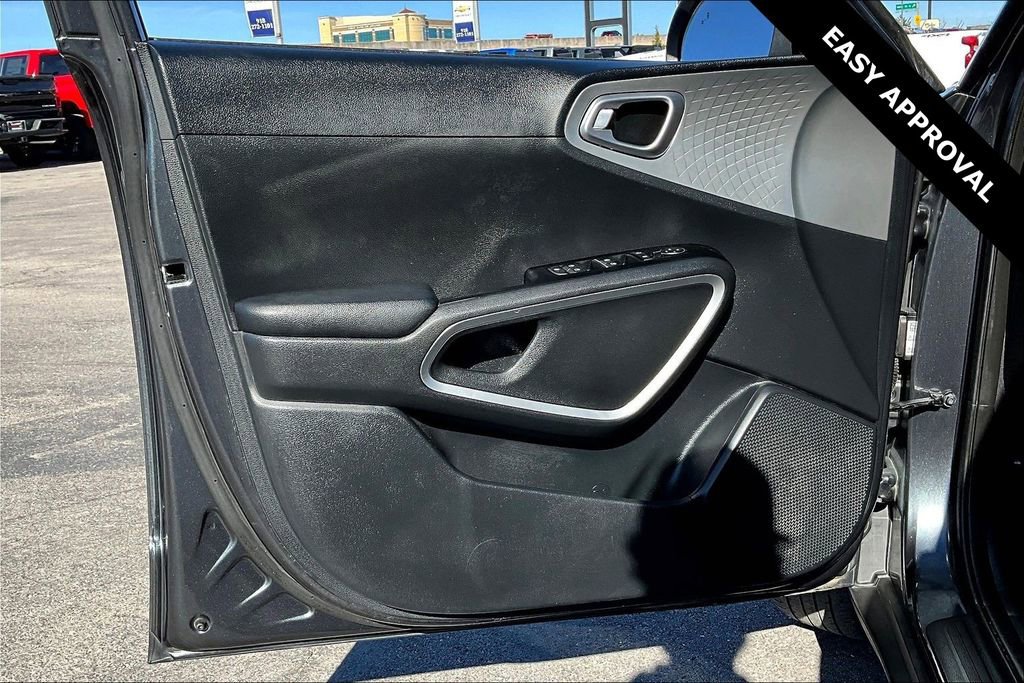 Used 2024 Kia Soul LX w/ Option Group 015 image 18