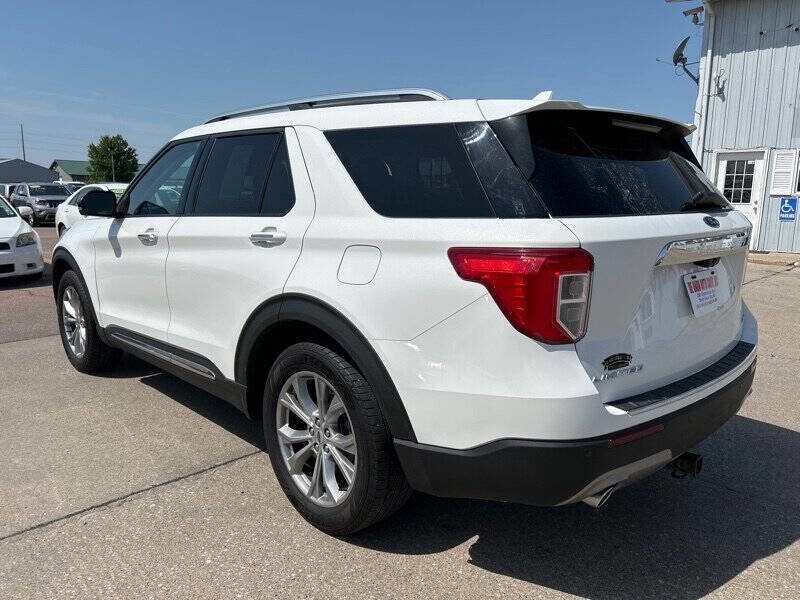 Used 2021 Ford Explorer Limited w/ Equipment Group 301A image 3