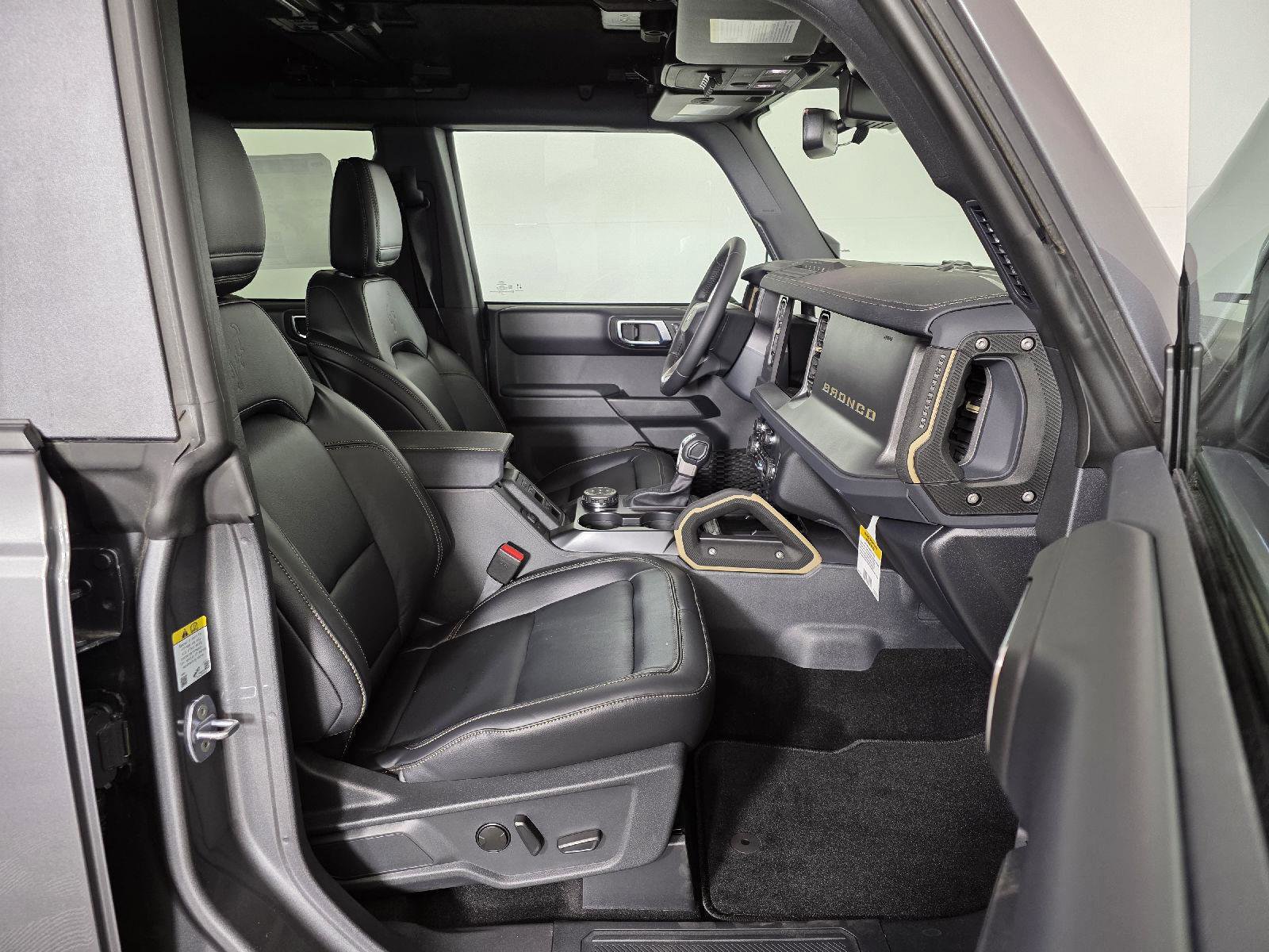 Used 2025 Ford Bronco Badlands image 23