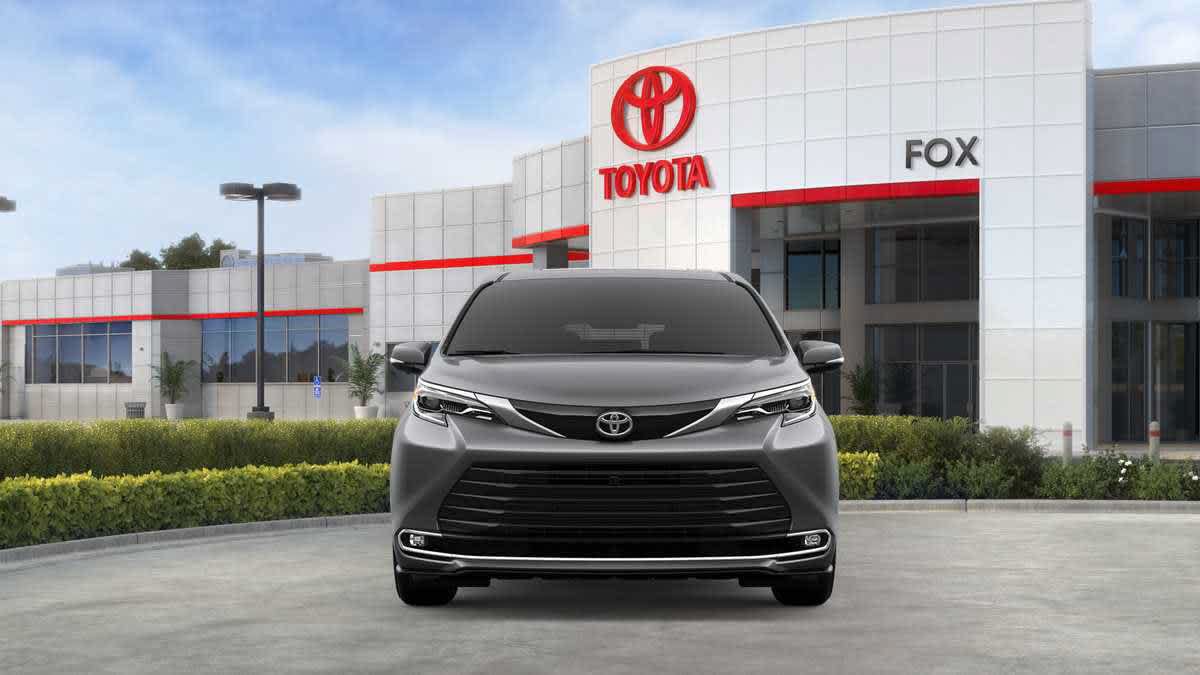 New 2026 Toyota Sienna Platinum AWD/4WD image 17