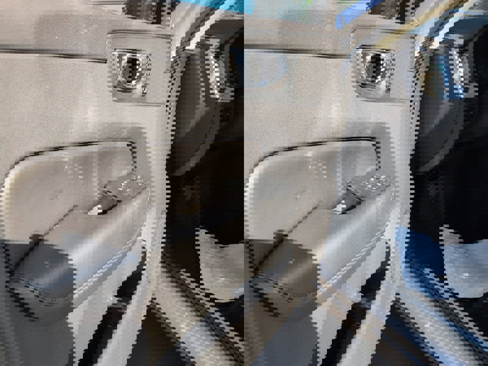 Used 2025 Volvo XC60 B5 Plus image 11