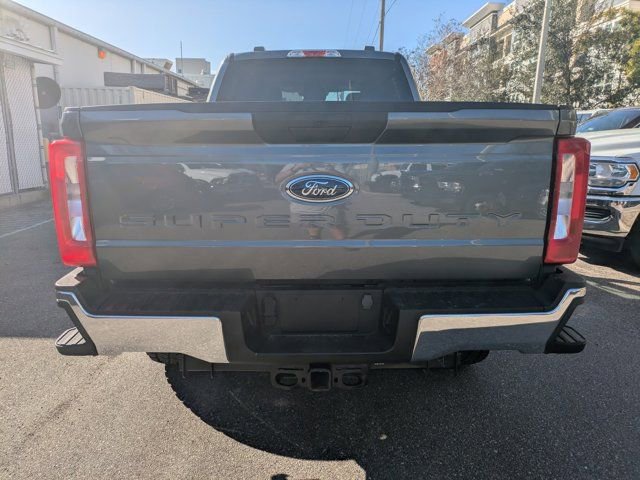 Used 2023 Ford F250 XLT image 3